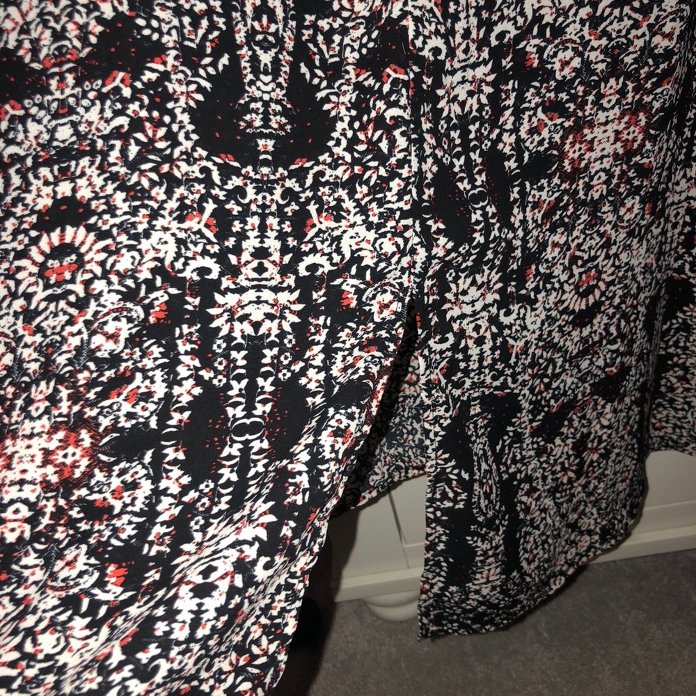 Patterned Blouse - Picture 4 of 5